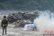 摇卦免费西藏军区某部高原峡谷实弹射击 锤炼实战能力